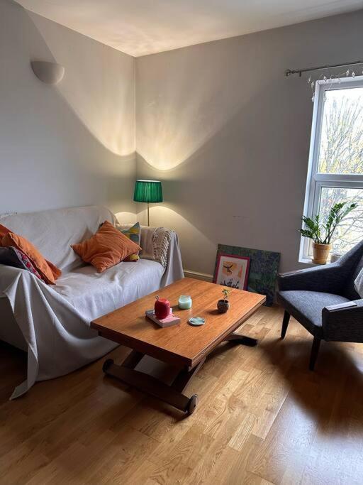 Comfortable 3-bed Flat In Vibrant Camberwell Appartement *