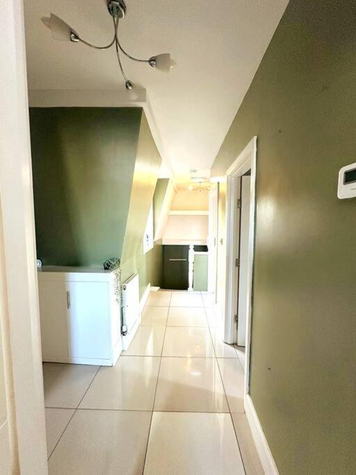 3 Bed Comfortable Wk Londres