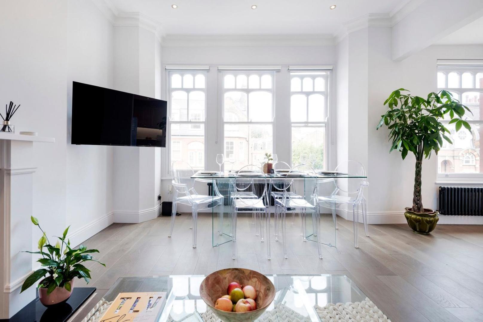 Modern And Bright Highgate Gem *