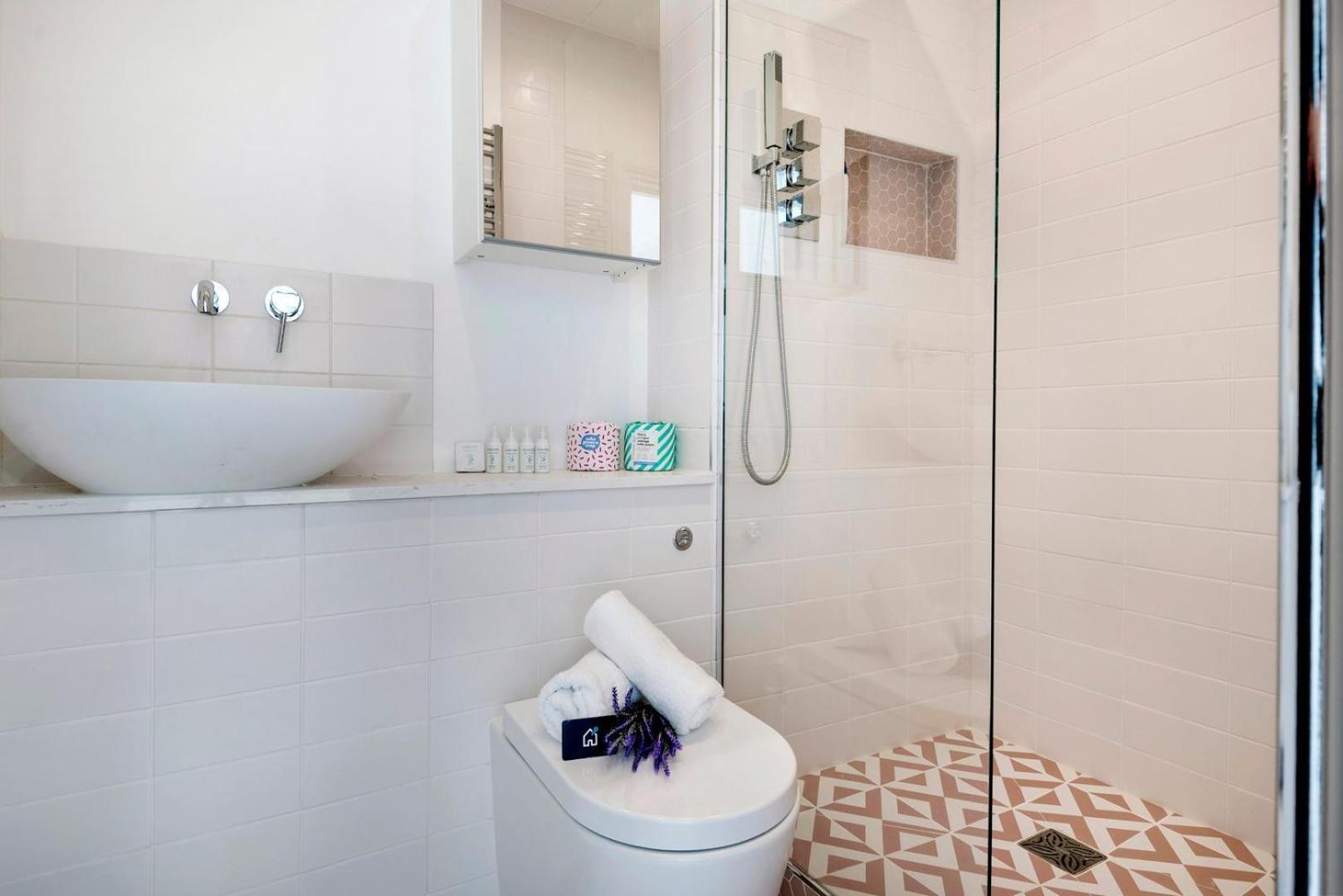 Apartment Modern And Bright Highgate Gem *