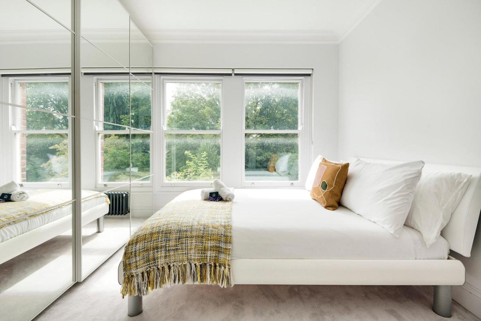 Modern And Bright Highgate Gem Apartment
