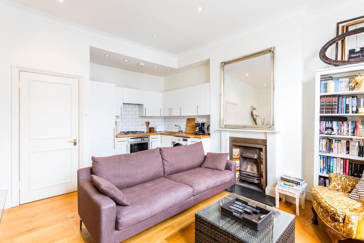 Bright And Spacious Notting Hill Nest *