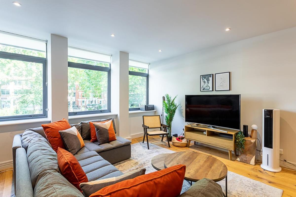 Stunning Modern In The Heart Of Holborn Londen