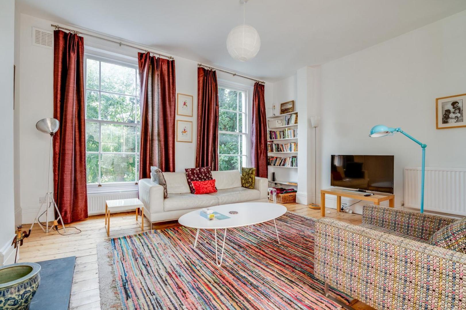 Bright Two Bedroom Near Vibrant Camden Town Londres