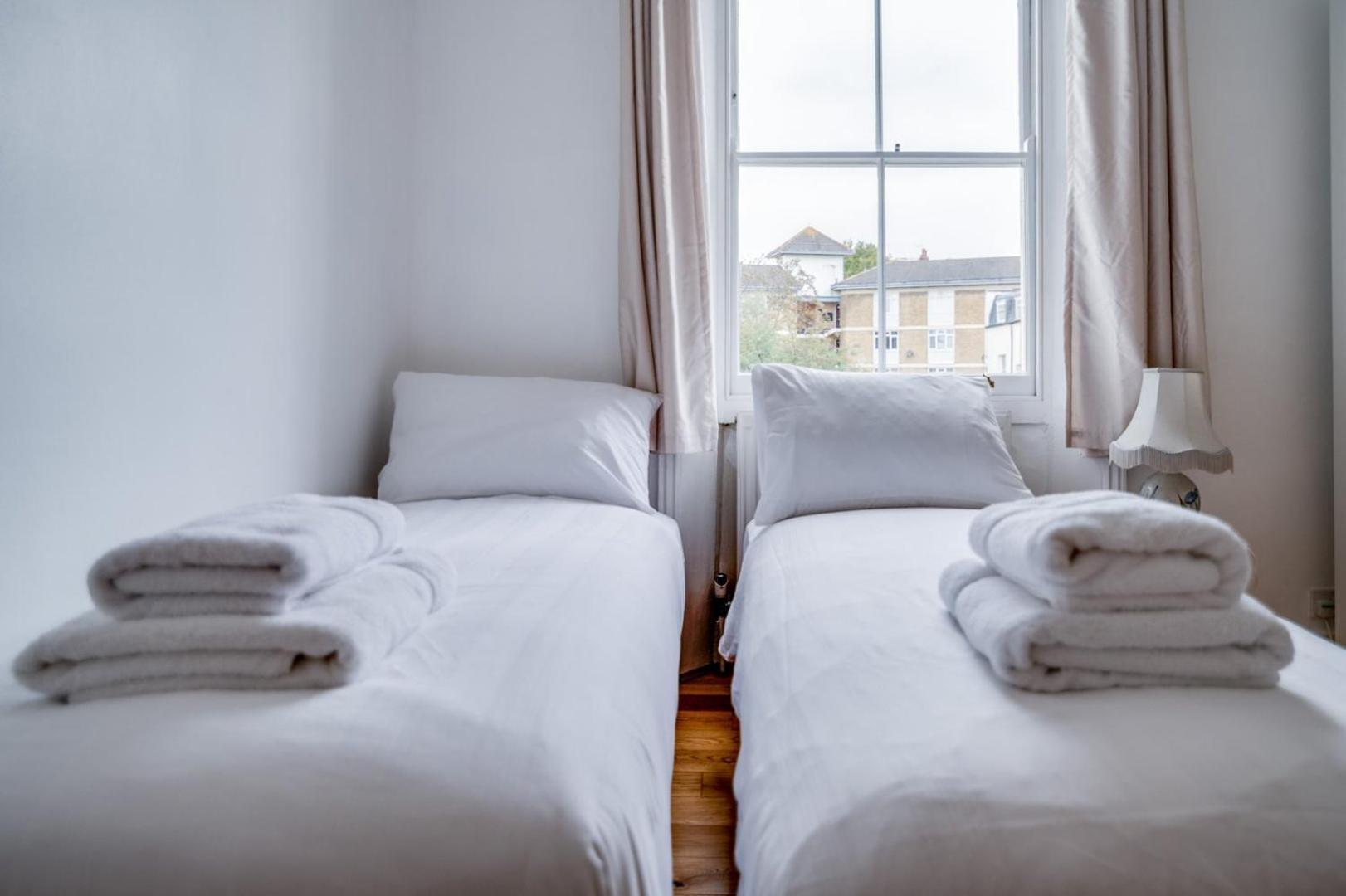 Bright Two Bedroom Near Vibrant Camden Town Сasa de vacaciones *