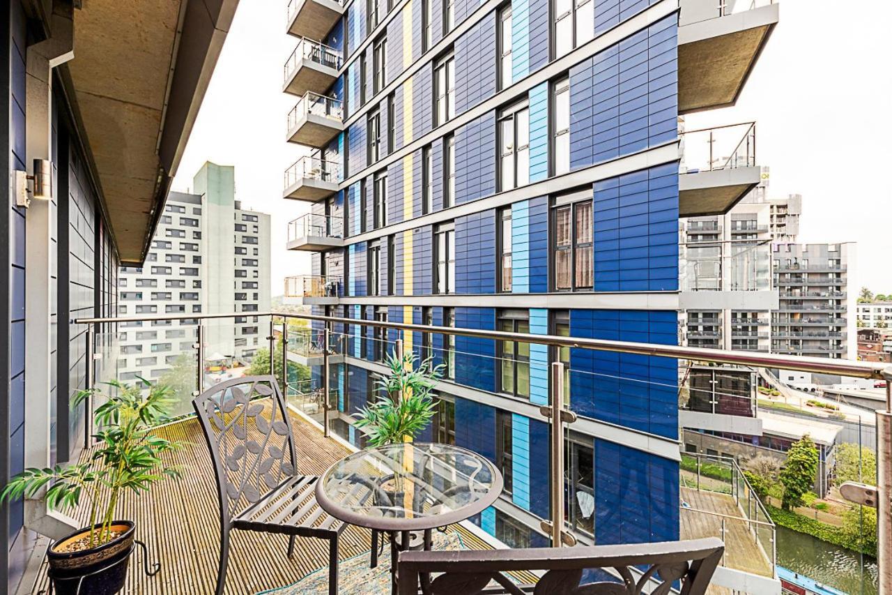 Vibrant Canal Apartamento *