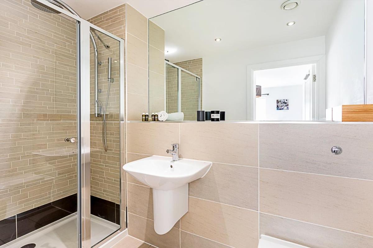 Beautiful Open Plan Garden Flat * Londres