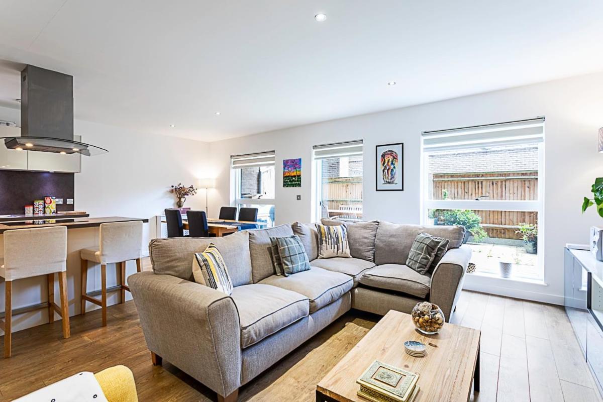 Beautiful Open Plan Garden Flat Apartamento *