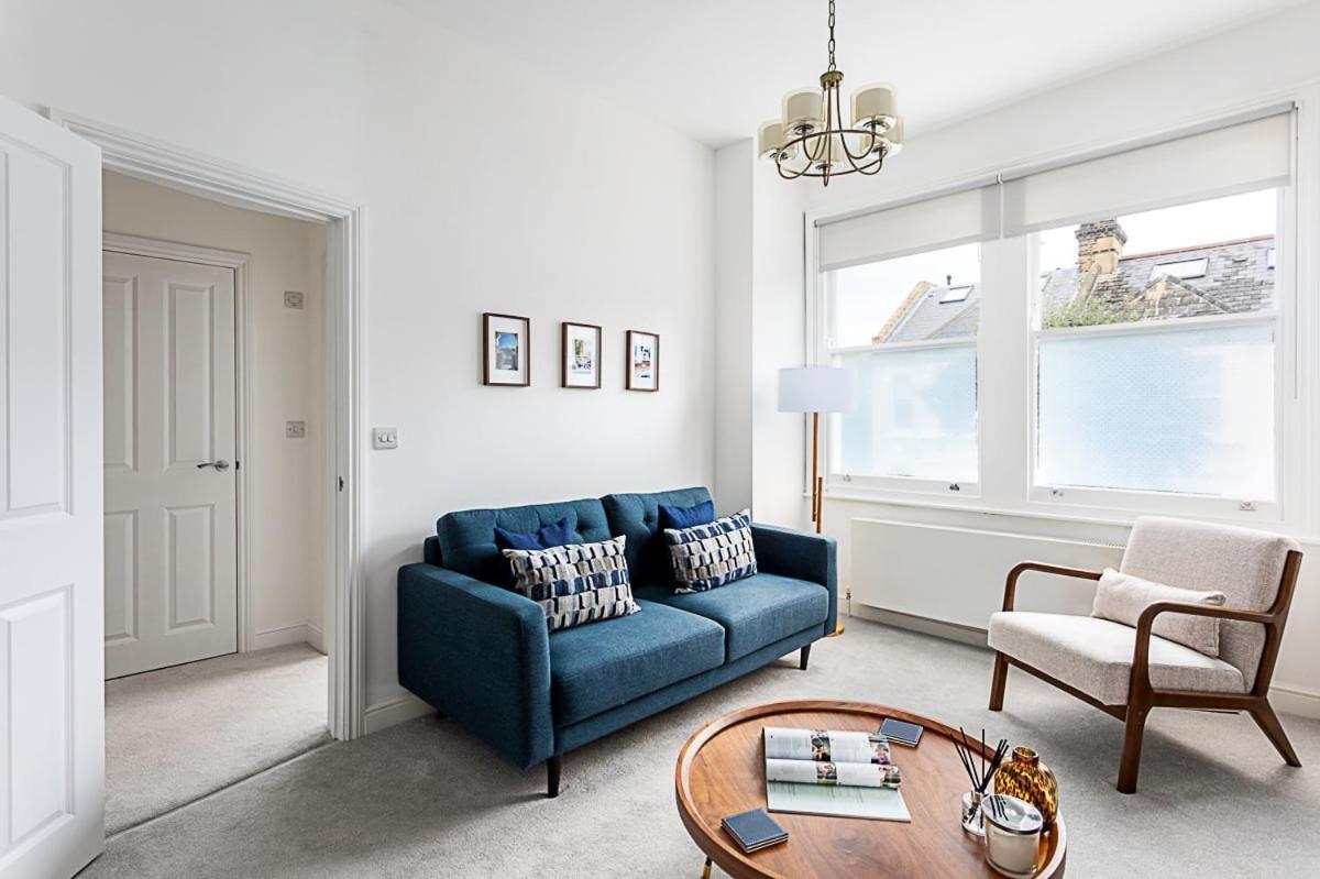 Chic 2-bed Flat In Leafy Clapham South London