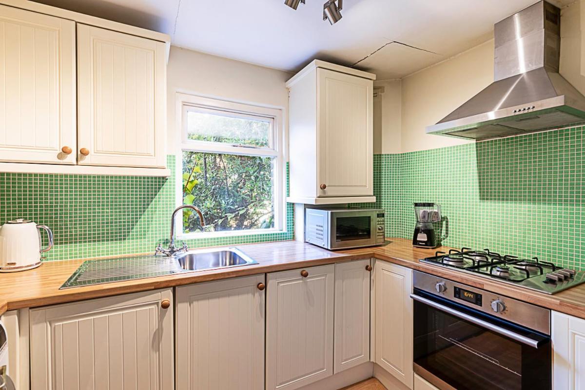 Apartment Cosy Flat In Battersea Park London