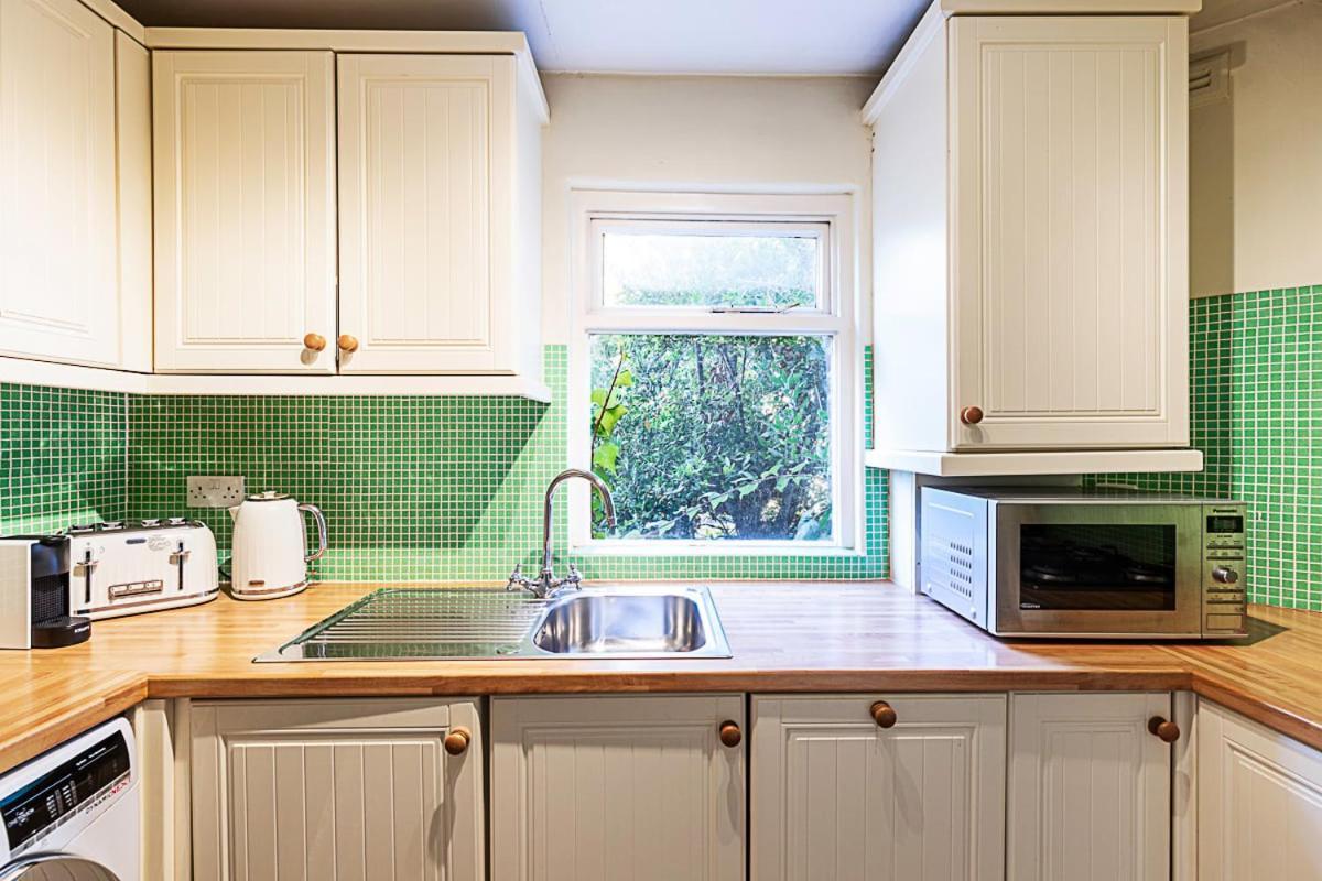 Cosy Flat In Battersea Park