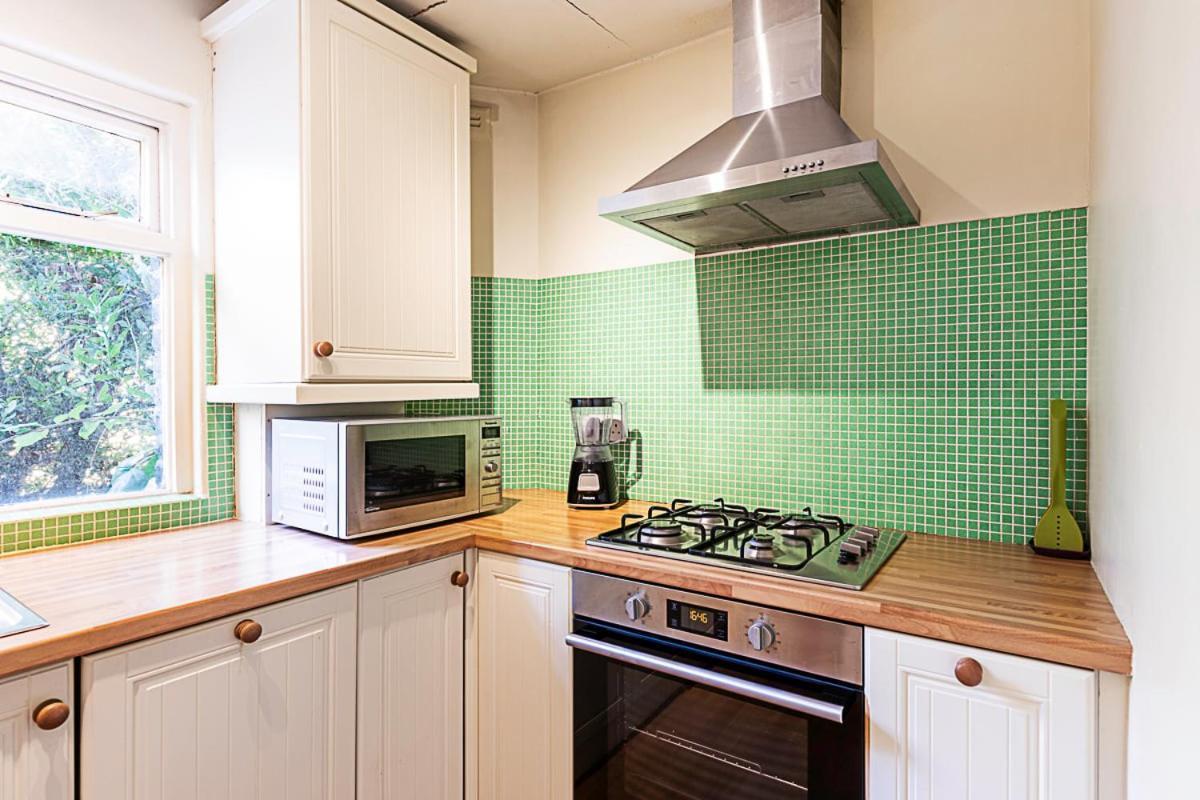 Cosy Flat In Battersea Park