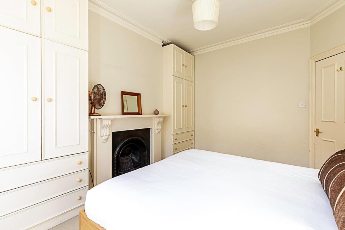 Cosy Flat In Battersea Park Apartment London