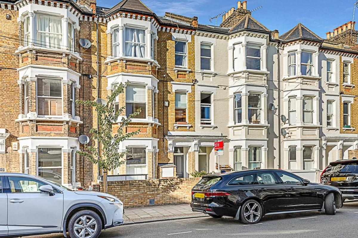 Apartment Cosy Flat In Battersea Park