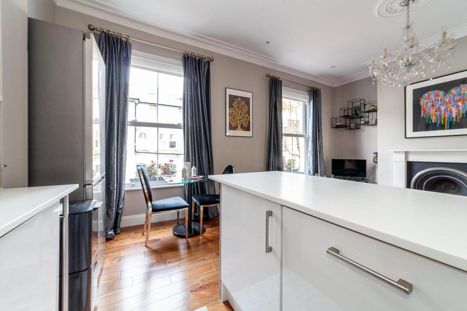 Elegant Chelsea Hideaway Apartamento