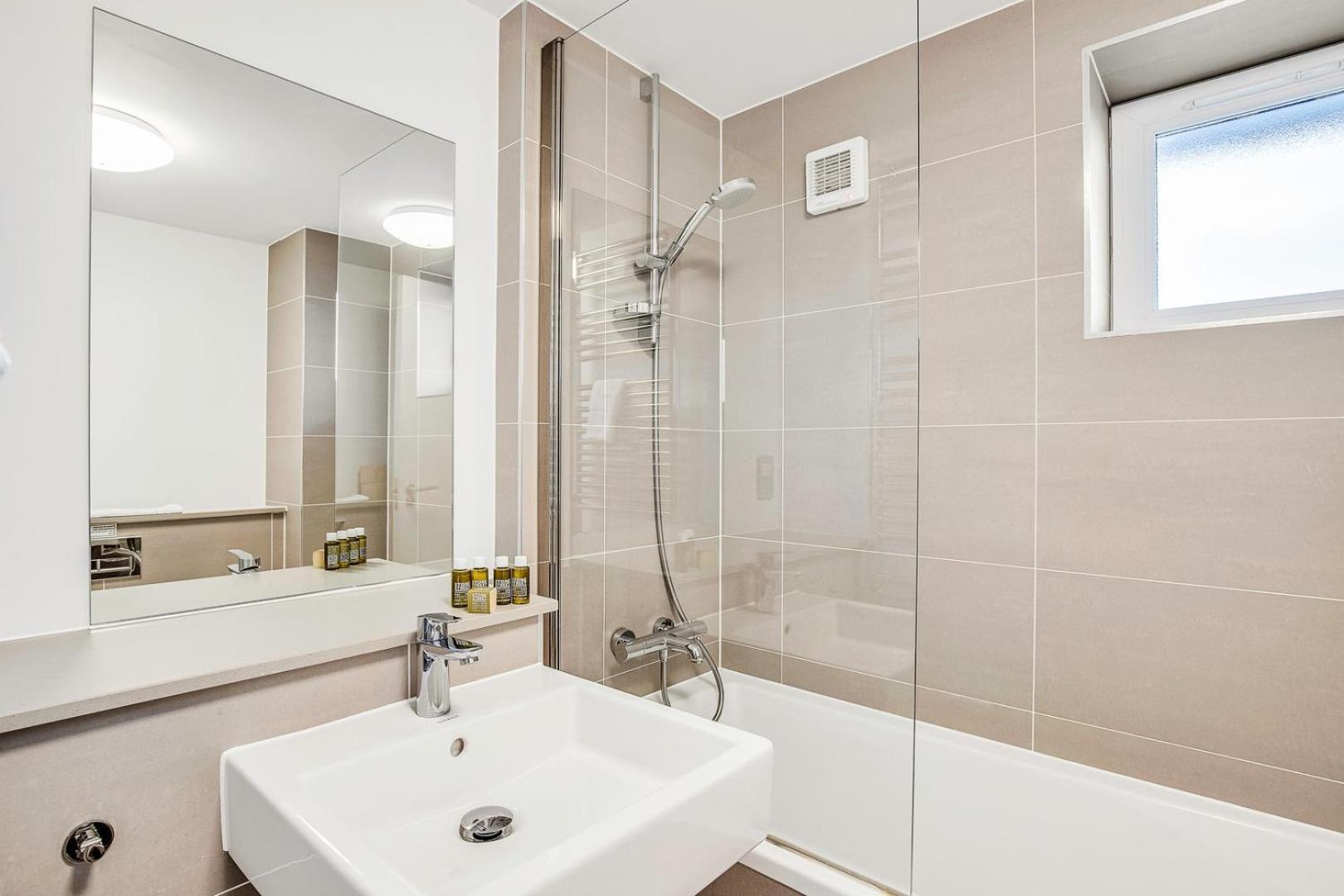 Bright And Spacious Belgravia Apartment *