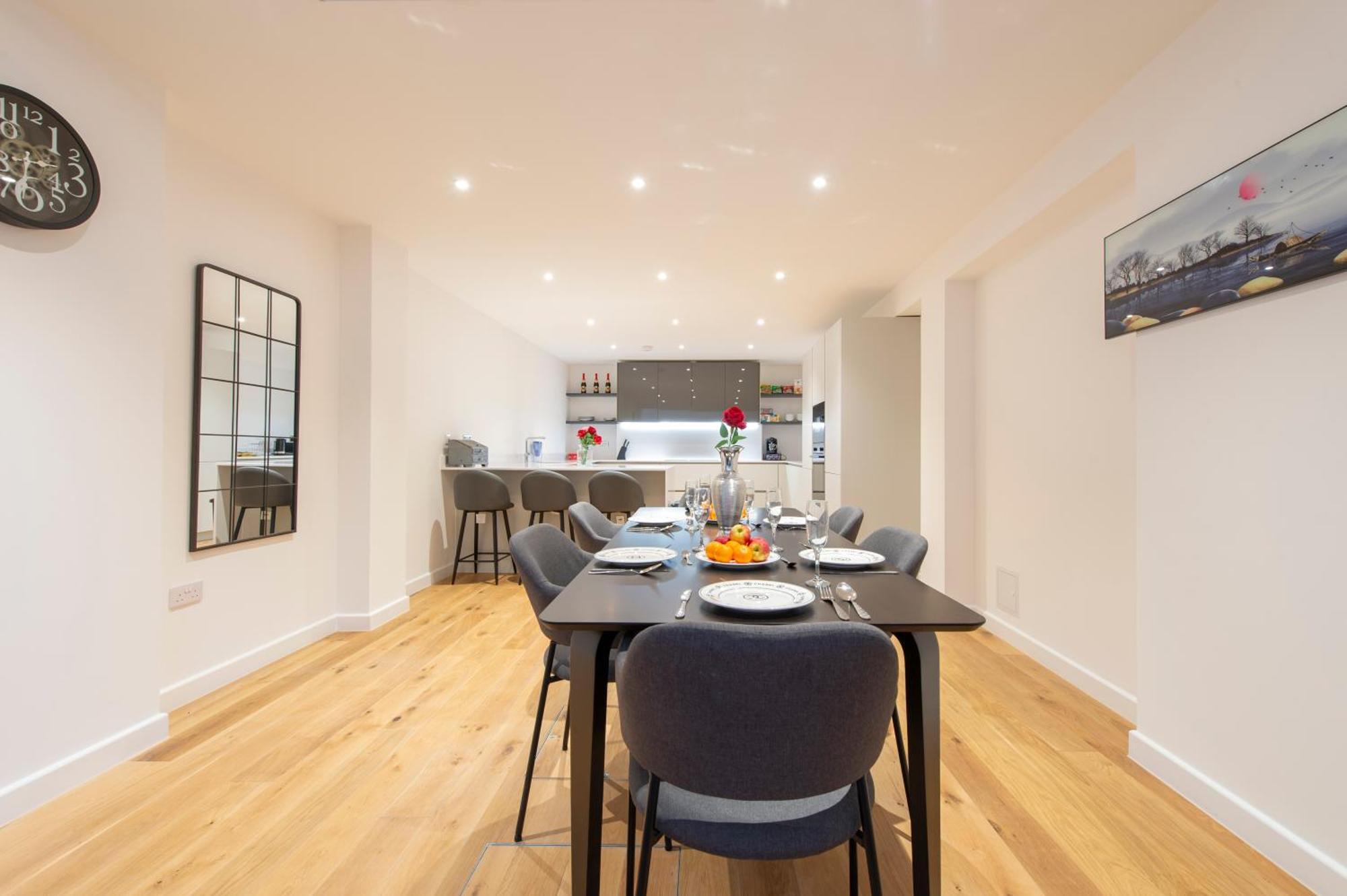 Exquisite 3br Duplex Period Conversion, Air-con & Amenities * Londen
