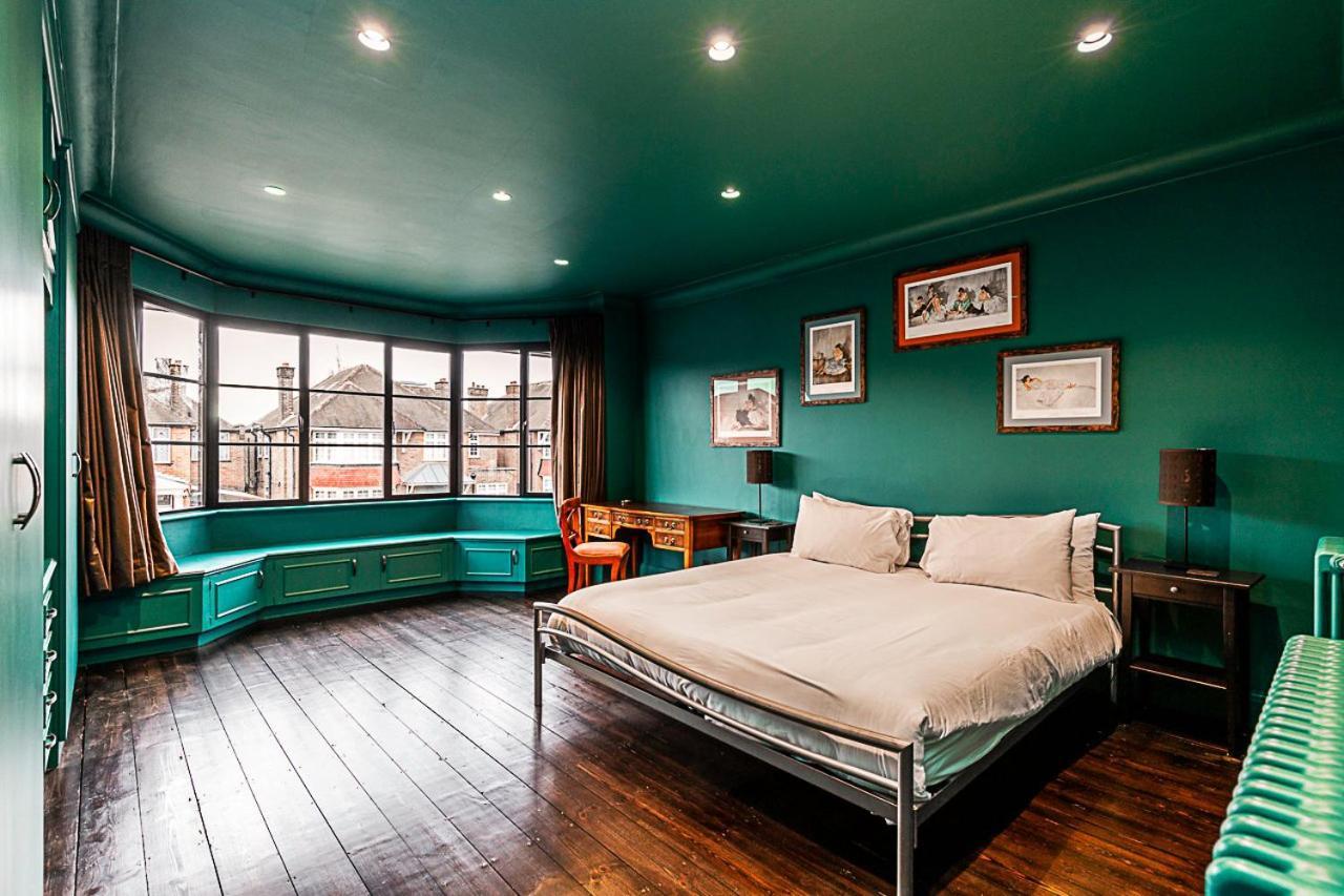 Stunning 5 Bed House In Willesden Green! Ferienhaus