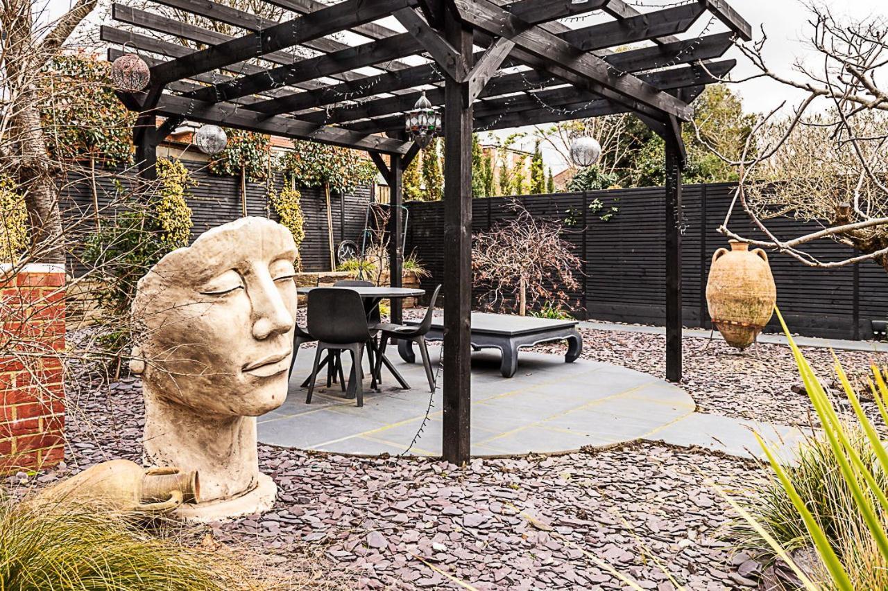 Сasa de vacaciones Stunning 5 Bed House In Willesden Green! *