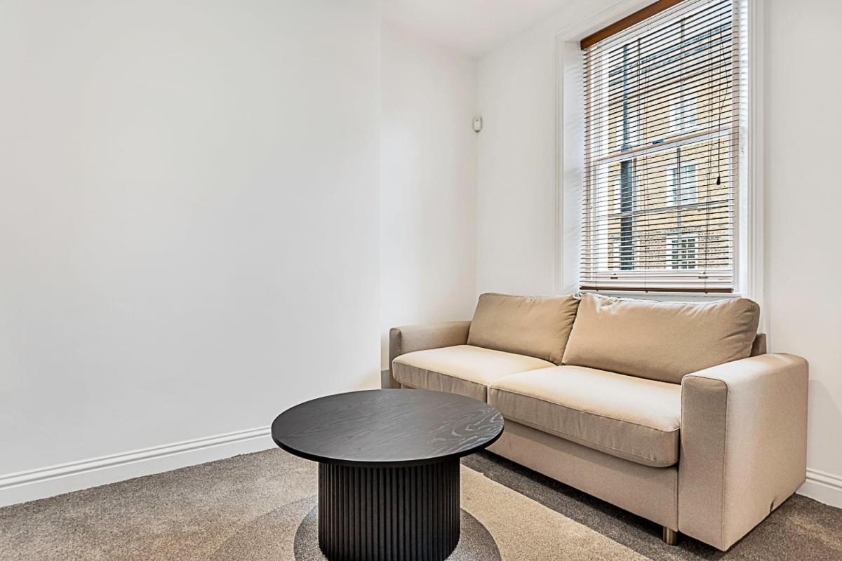 A One-bedroom Situated In Apartamento