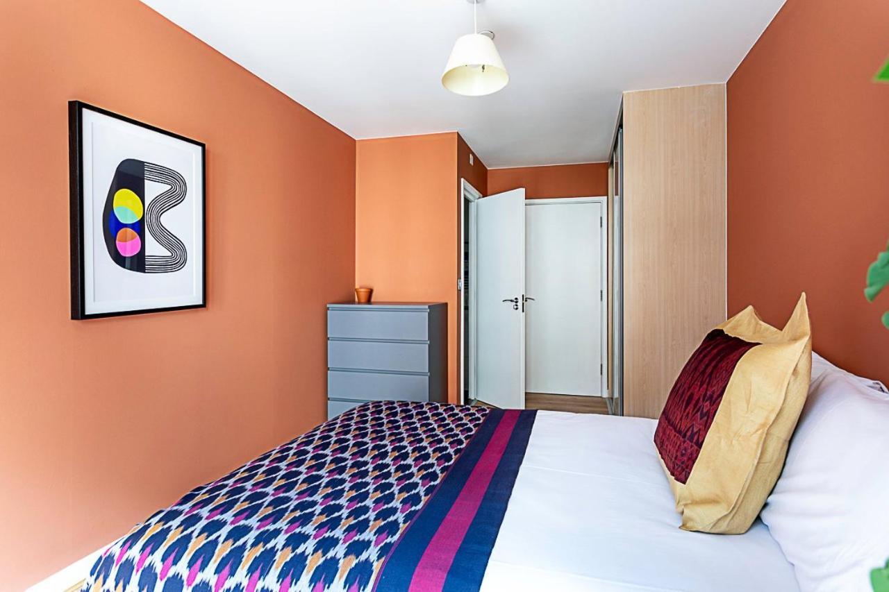 Vibrant And Modern With Canal Views *