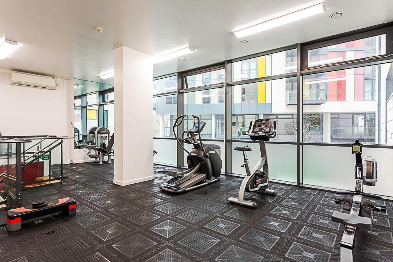 Vibrant And Modern With Canal Views Appartement Londres