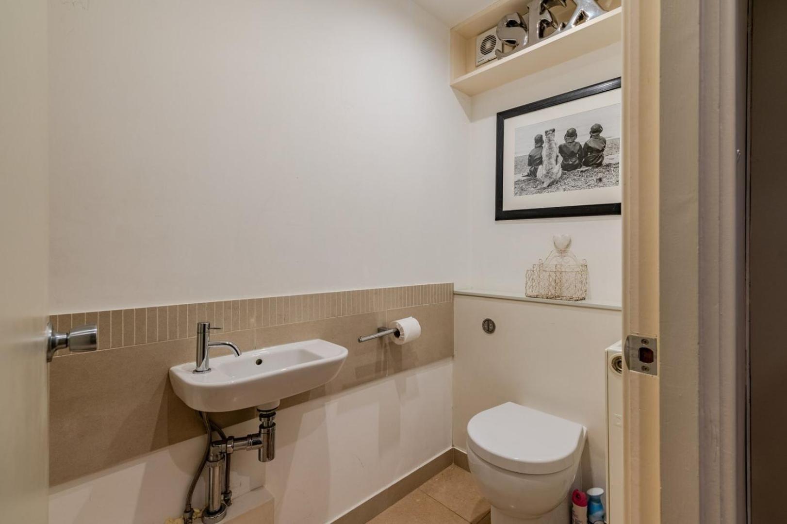 Beautiful Three Bedroom House In West Casa de férias