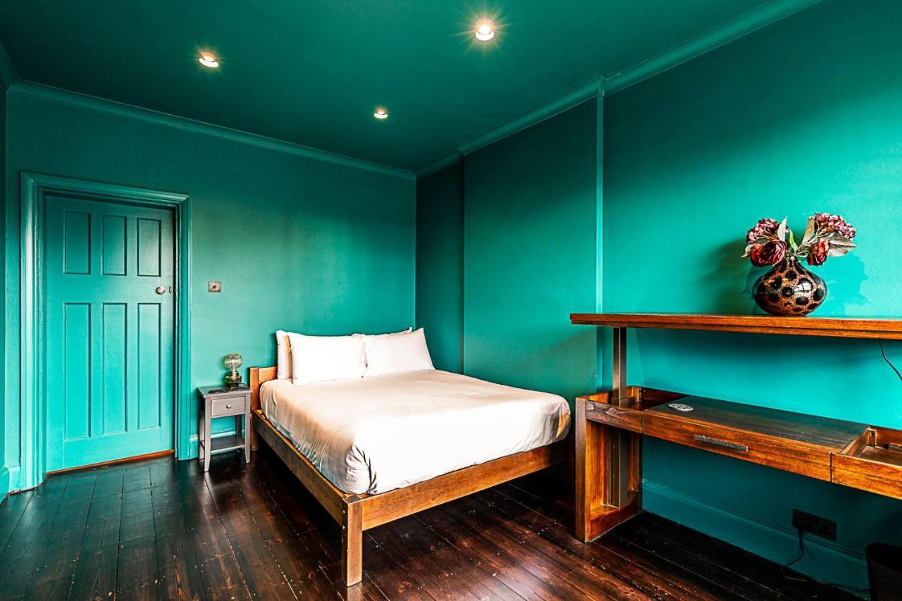 Stunning 5 Bed House In Willesden Green! Сasa de vacaciones