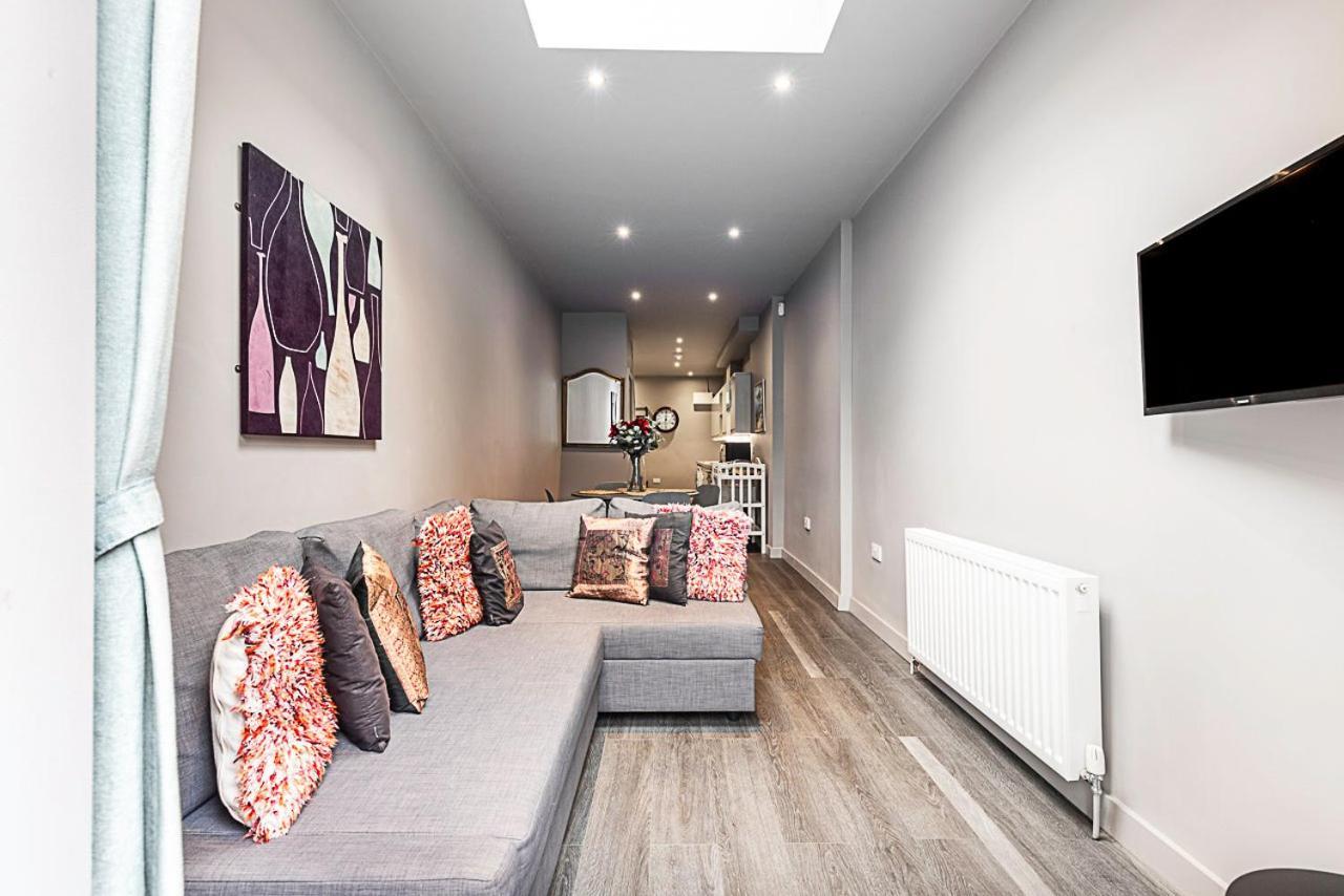 Ferienhaus Stunning 5 Bed House In Willesden Green! *
