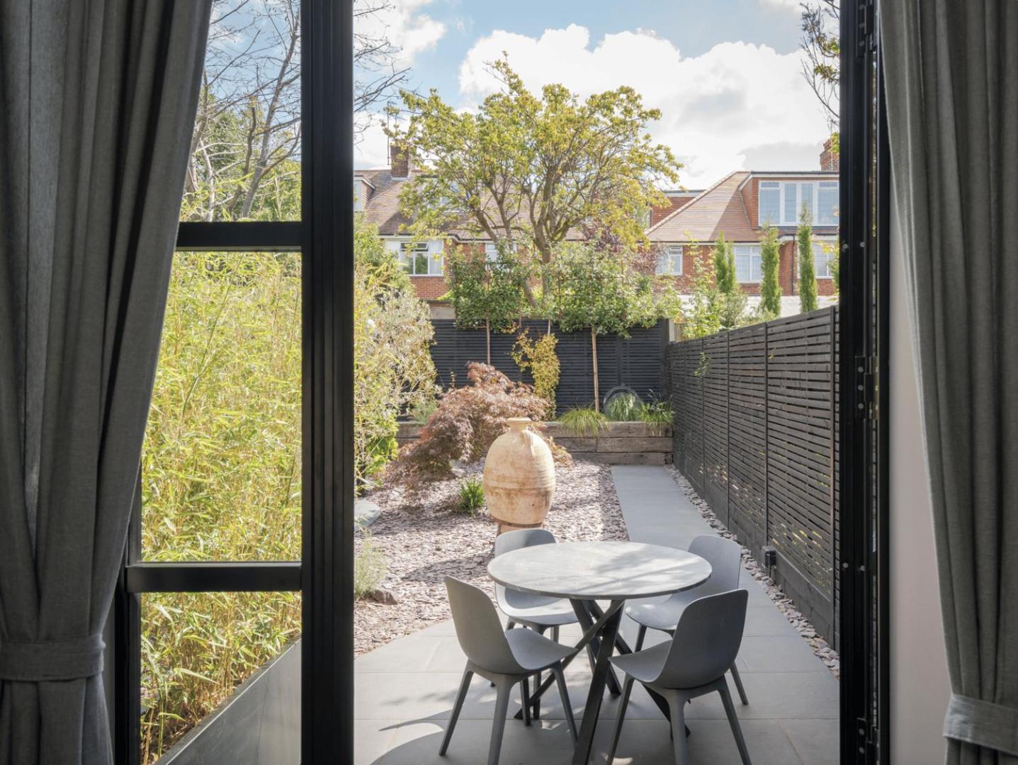 Stunning 5 Bed House In Willesden Green! * Londres