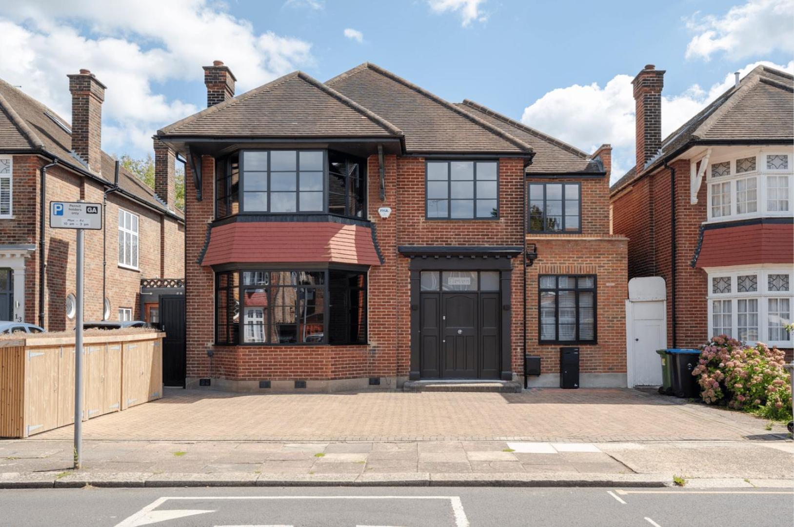 Ferienhaus Stunning 5 Bed House In Willesden Green!