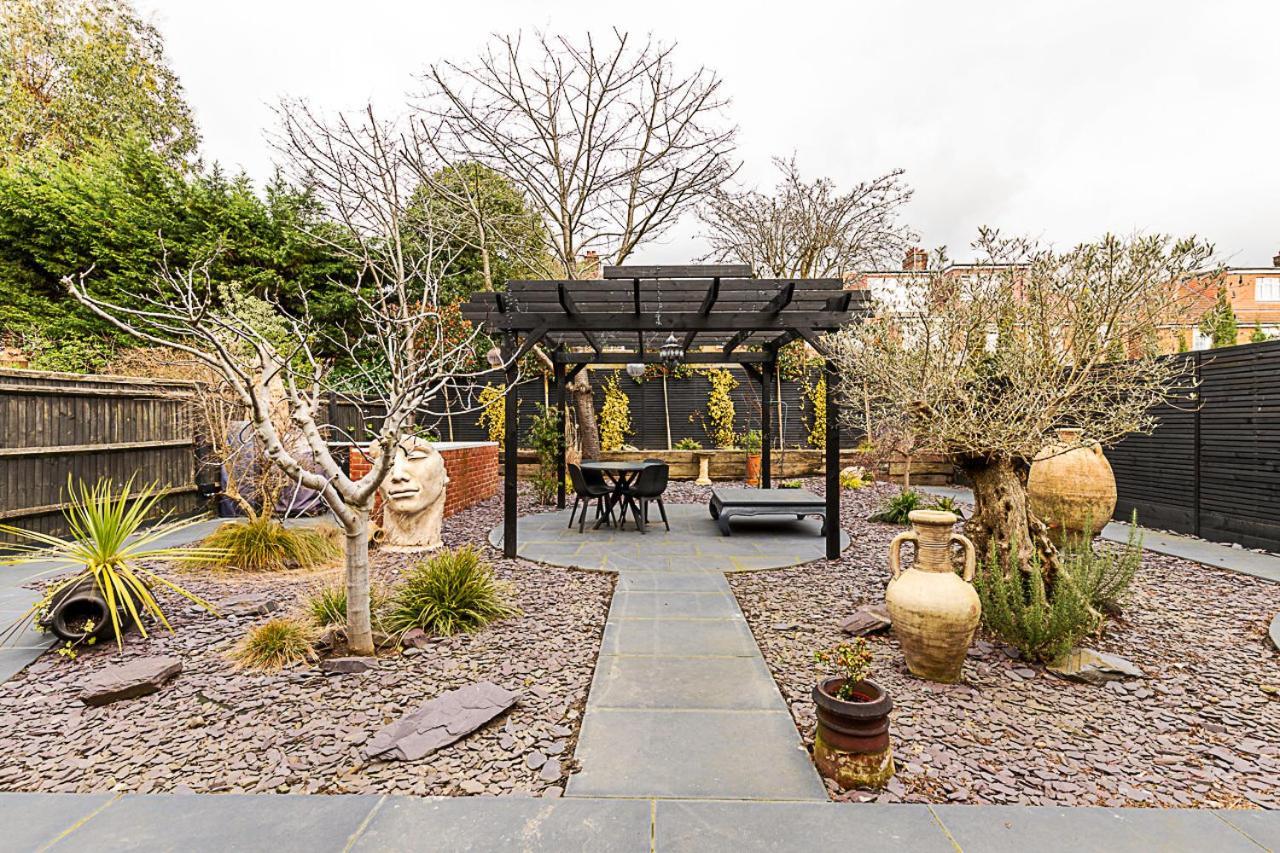Stunning 5 Bed House In Willesden Green! Ferienhaus *