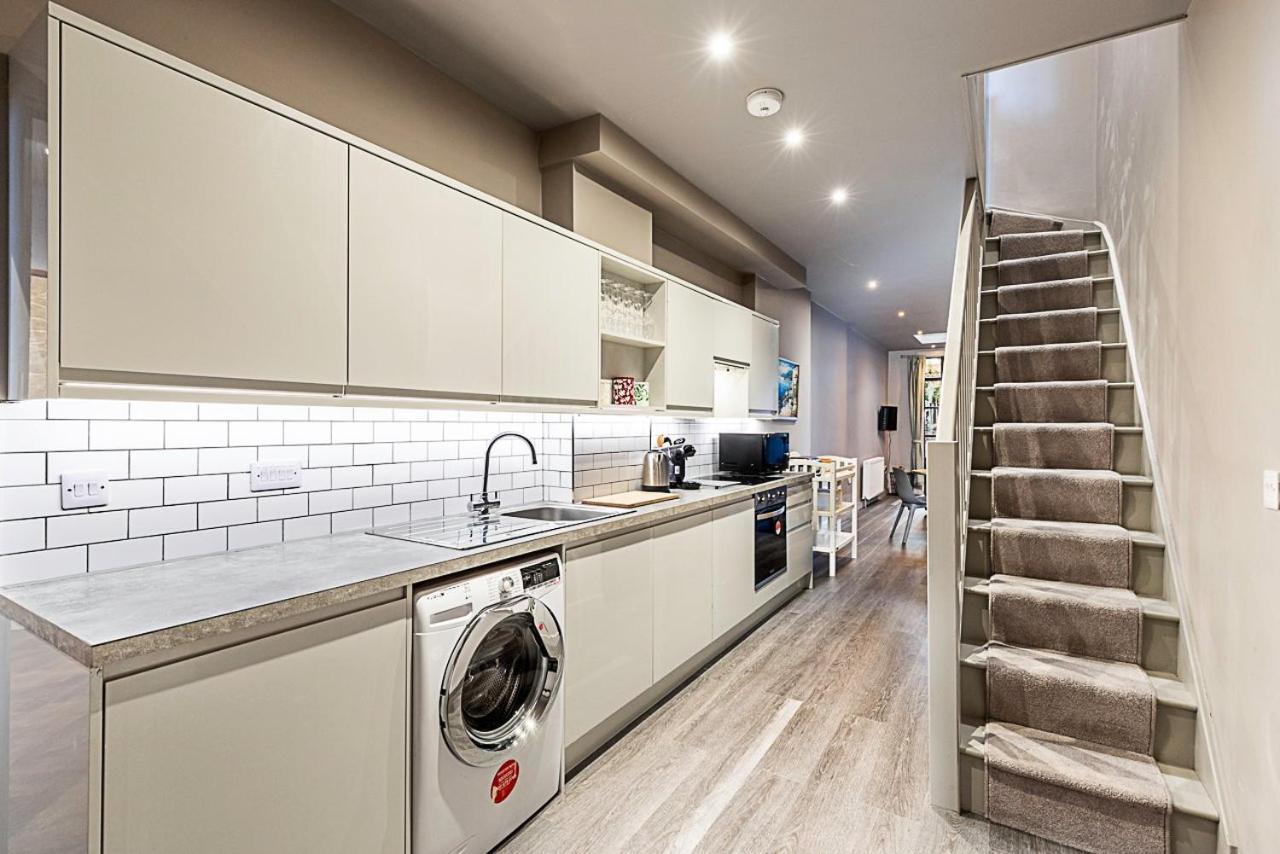 Stunning 5 Bed House In Willesden Green! Ferienhaus *