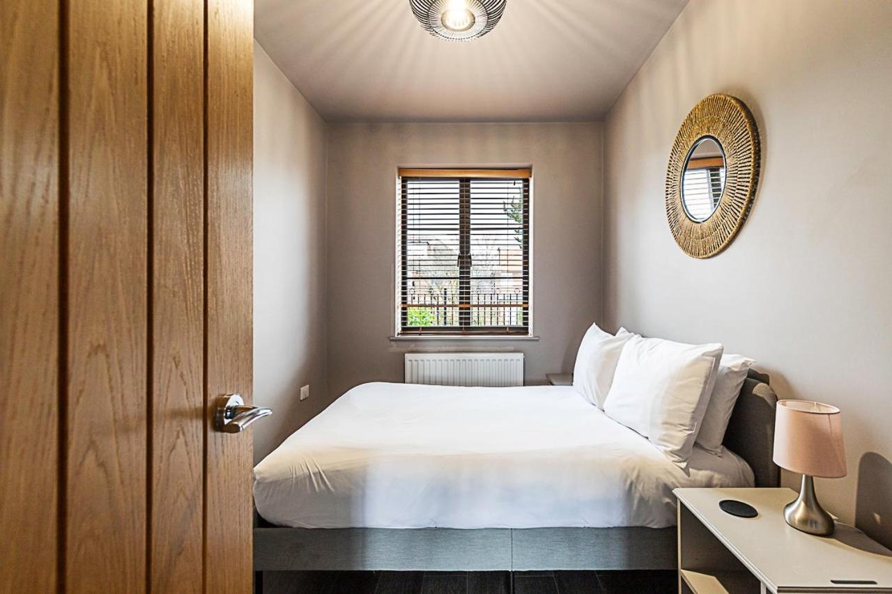 Ferienhaus Stunning 5 Bed House In Willesden Green! *