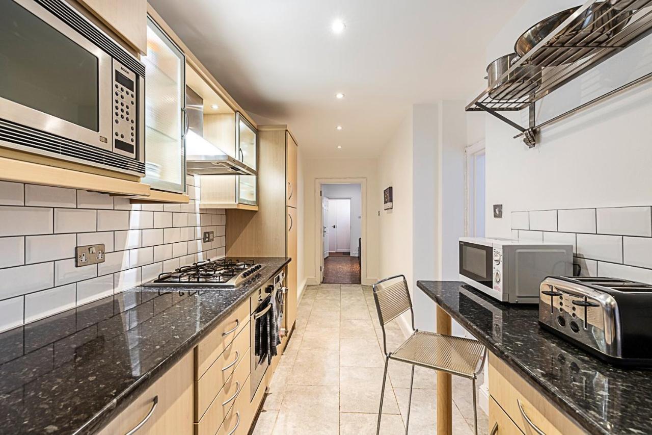 Charming Kensington Apartment London