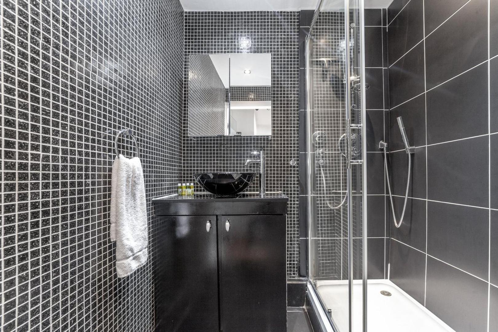 Stylish And Sleek Kensington Appartement *