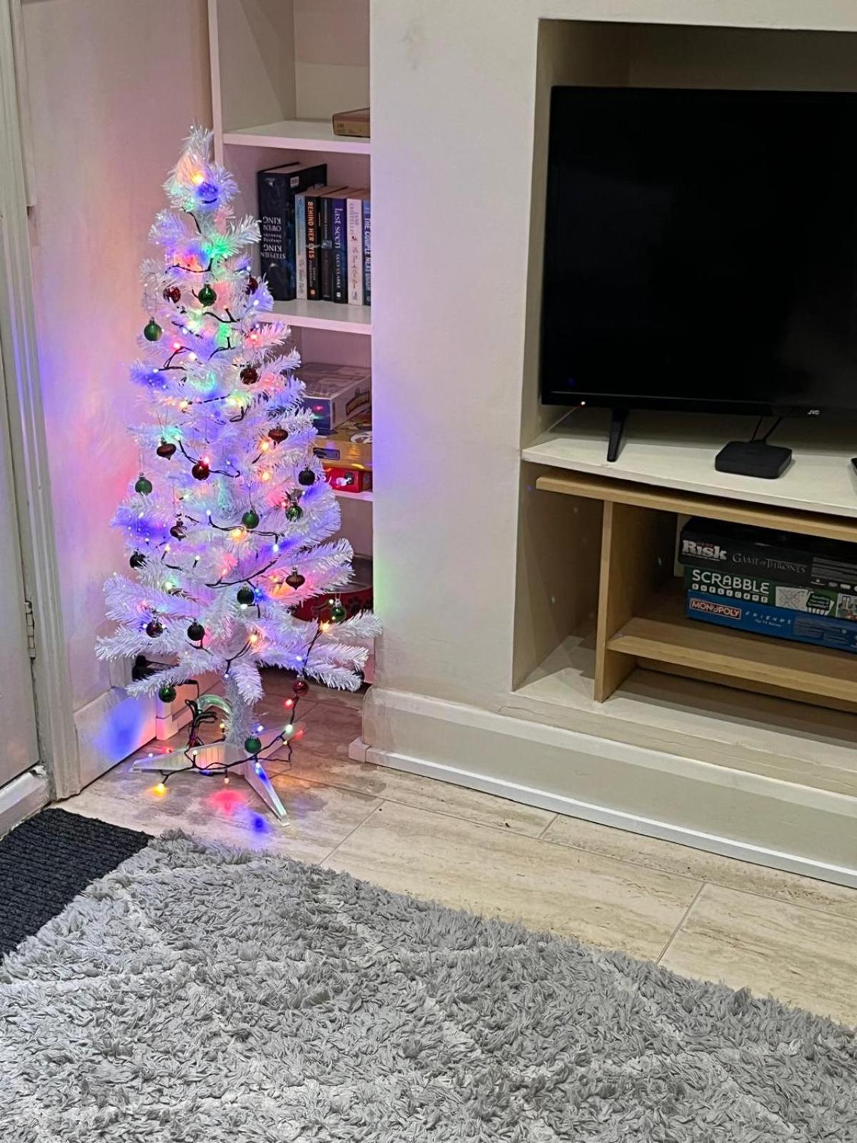 4 Bedroom Ground Floor For Up To 7 Guests Apartment London