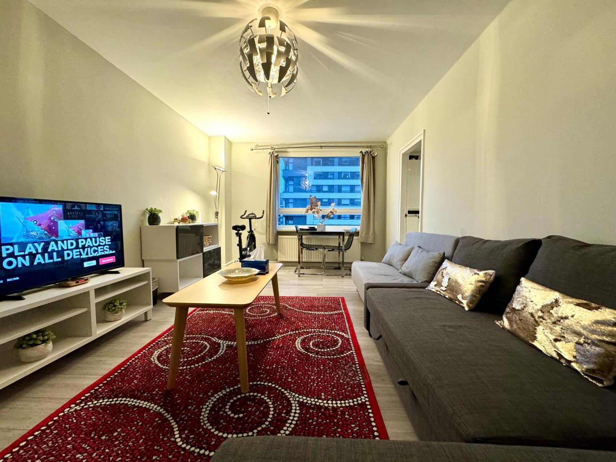Spacious 1 Bedroom Edgware Road Appartement *