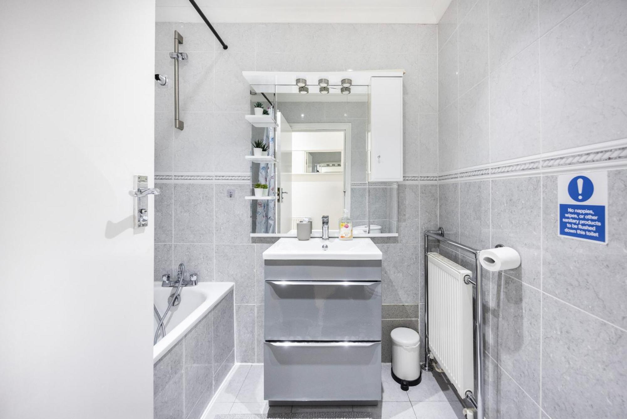 2 Bedroom Charming Family Appartement *