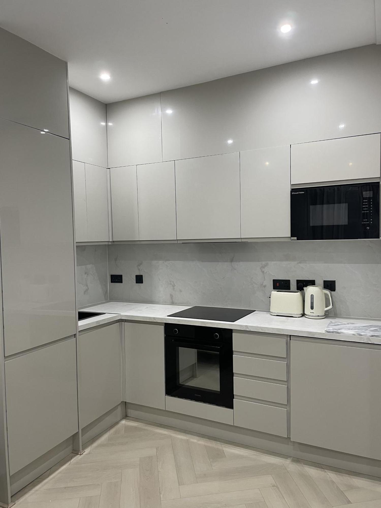 Stylish 2 Bed Luxury 10 Mins To Ldn Appartement Londres