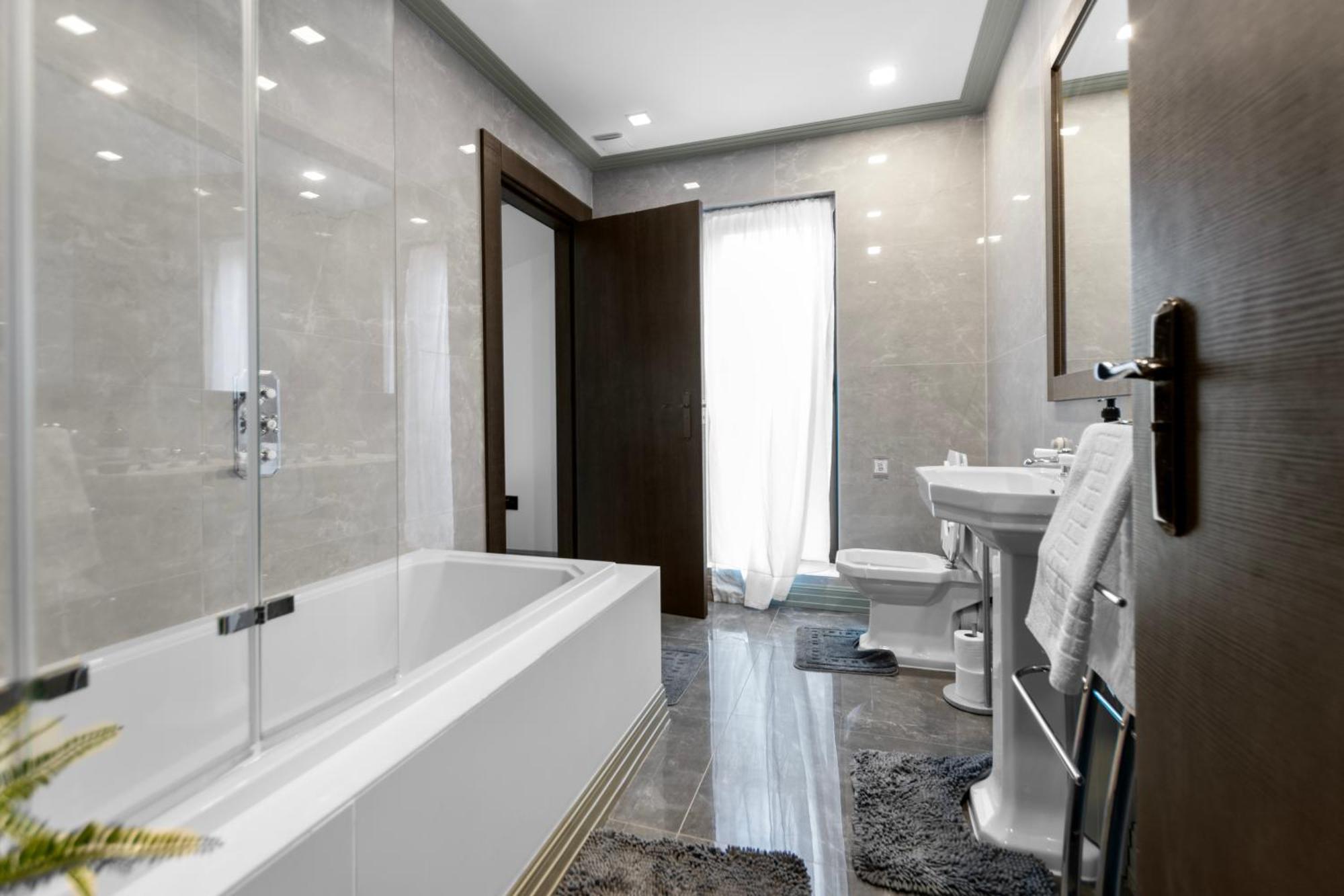 4bedroom, 3bath Retreat With Extra Toilet & Private Garden Oasis * Londres