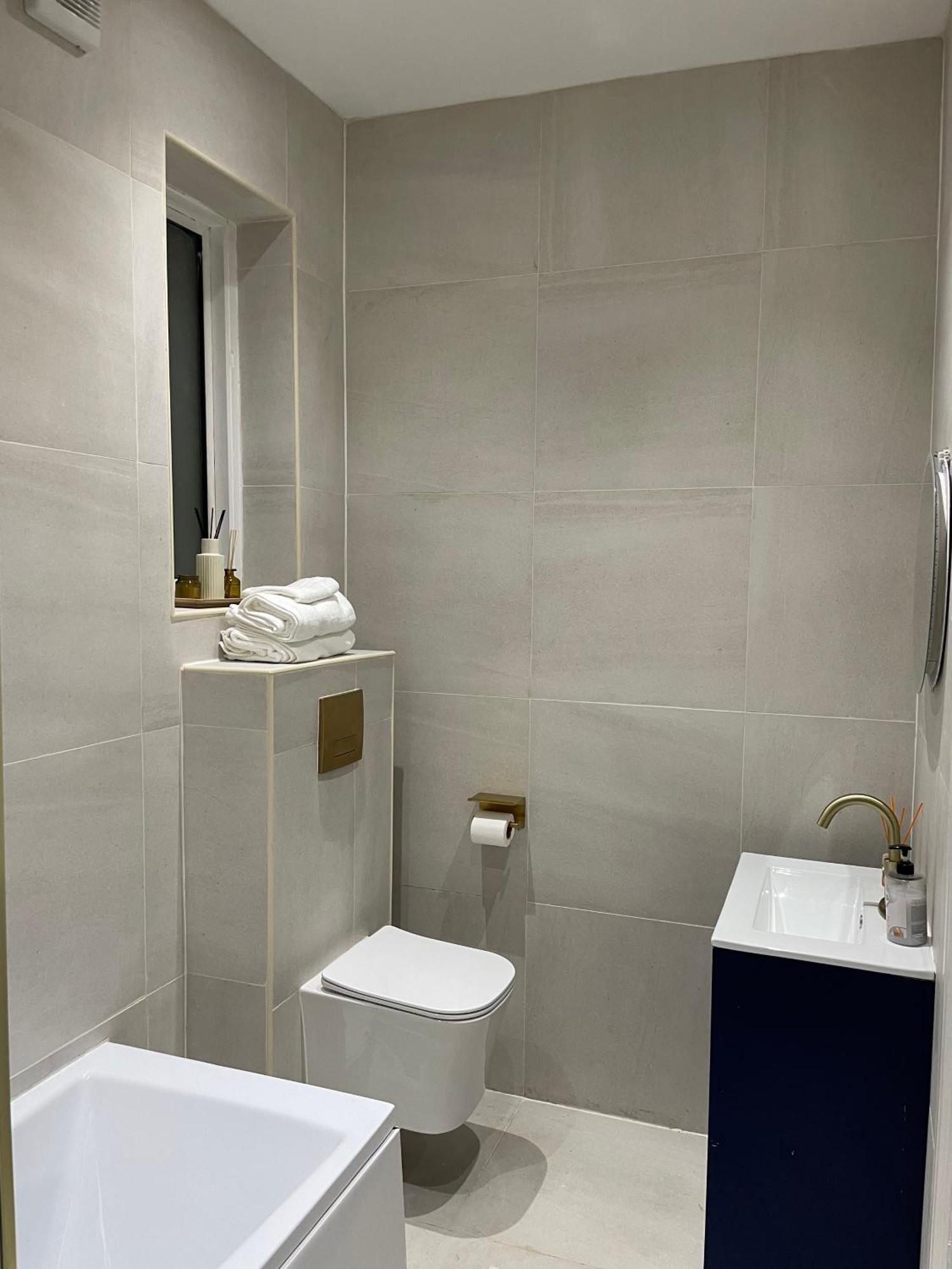 Stylish 2 Bed Luxury 10 Mins To Ldn Londres