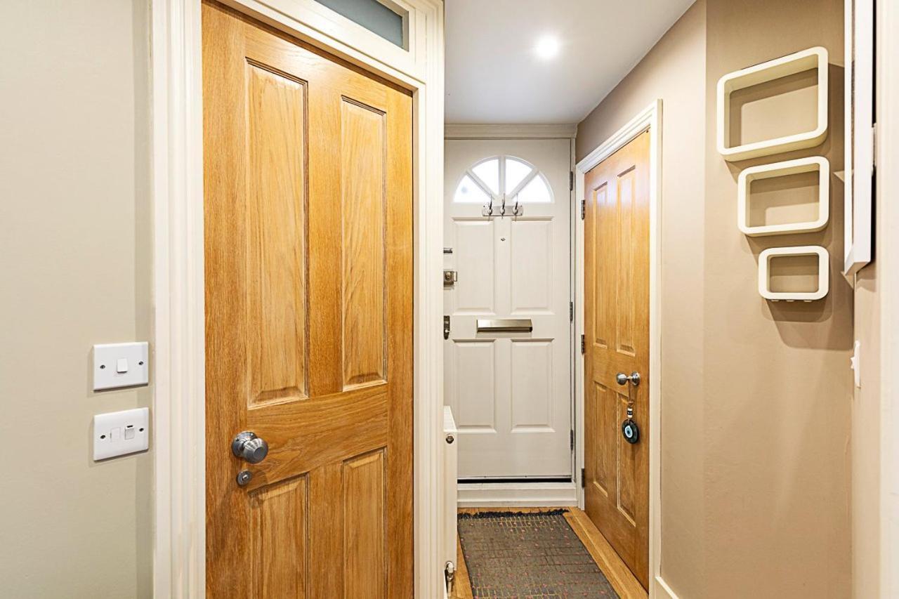 A Stylish Haven Near Portobello Road *
