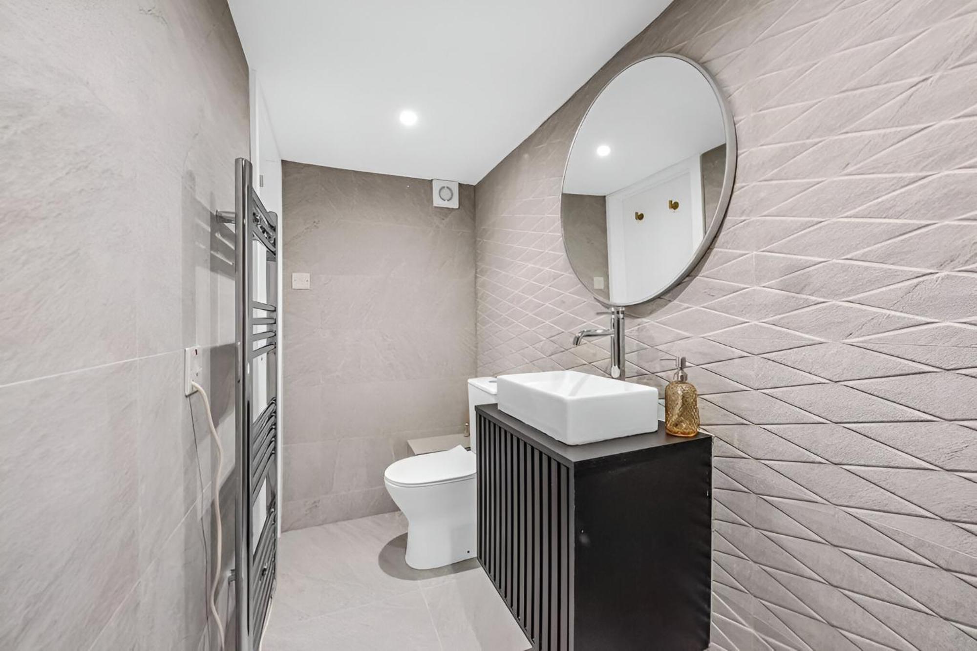Cozy Perfect Blend Of Style & Convenience Appartement