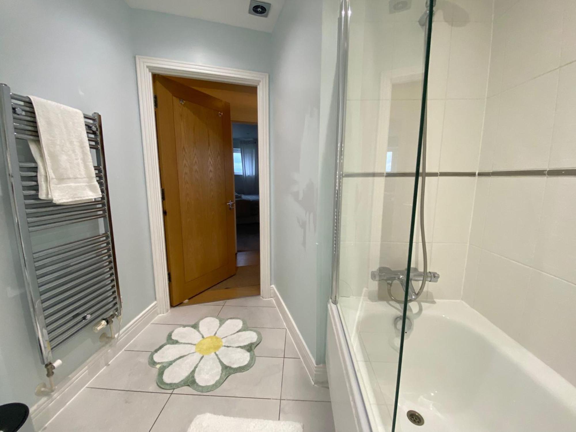 Riverside Apartment-2 Bed-freep-balcony Appartement *