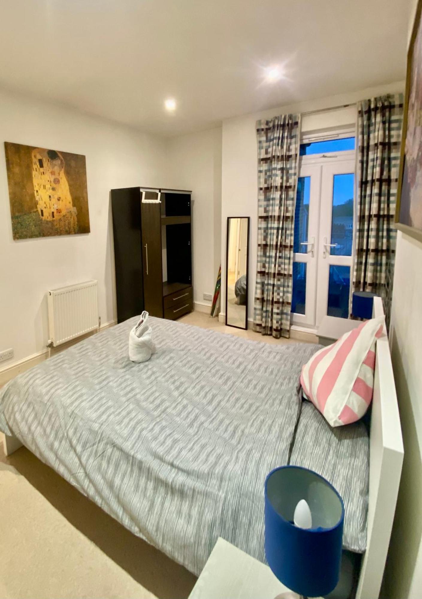 Bright, Modern Flat In Brixton Londres