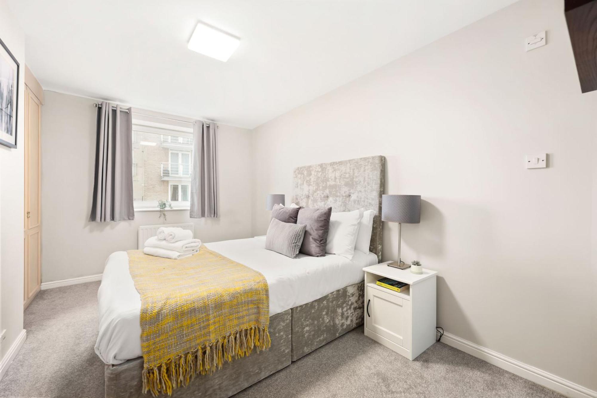 2 Bedroom Short Term & Flexible Renting Canary Wharf With Free Parking And Free Wifi Appartement Londen