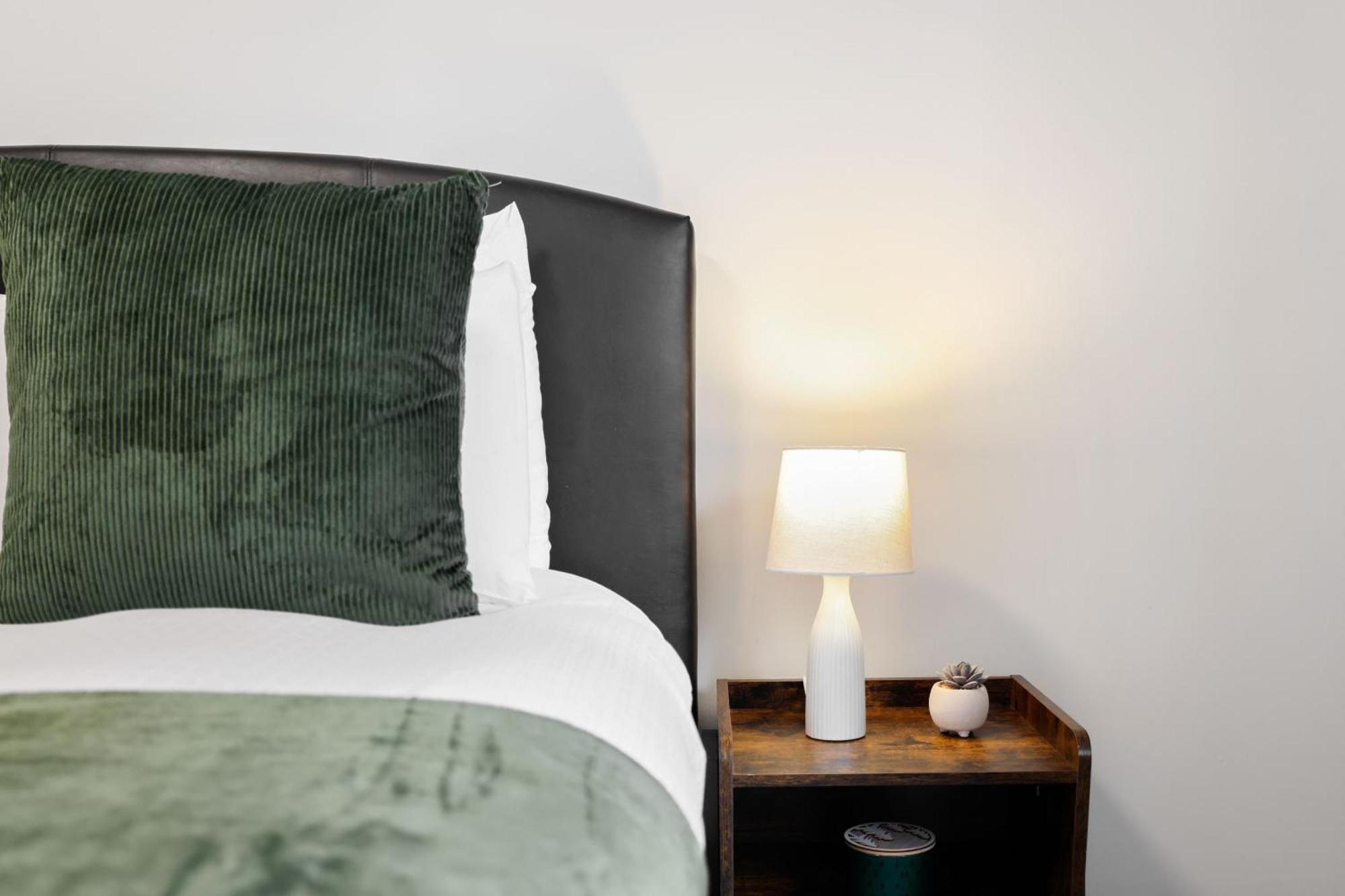 Appartement 2 Bedroom Short Term & Flexible Renting Canary Wharf With Free Parking And Free Wifi *