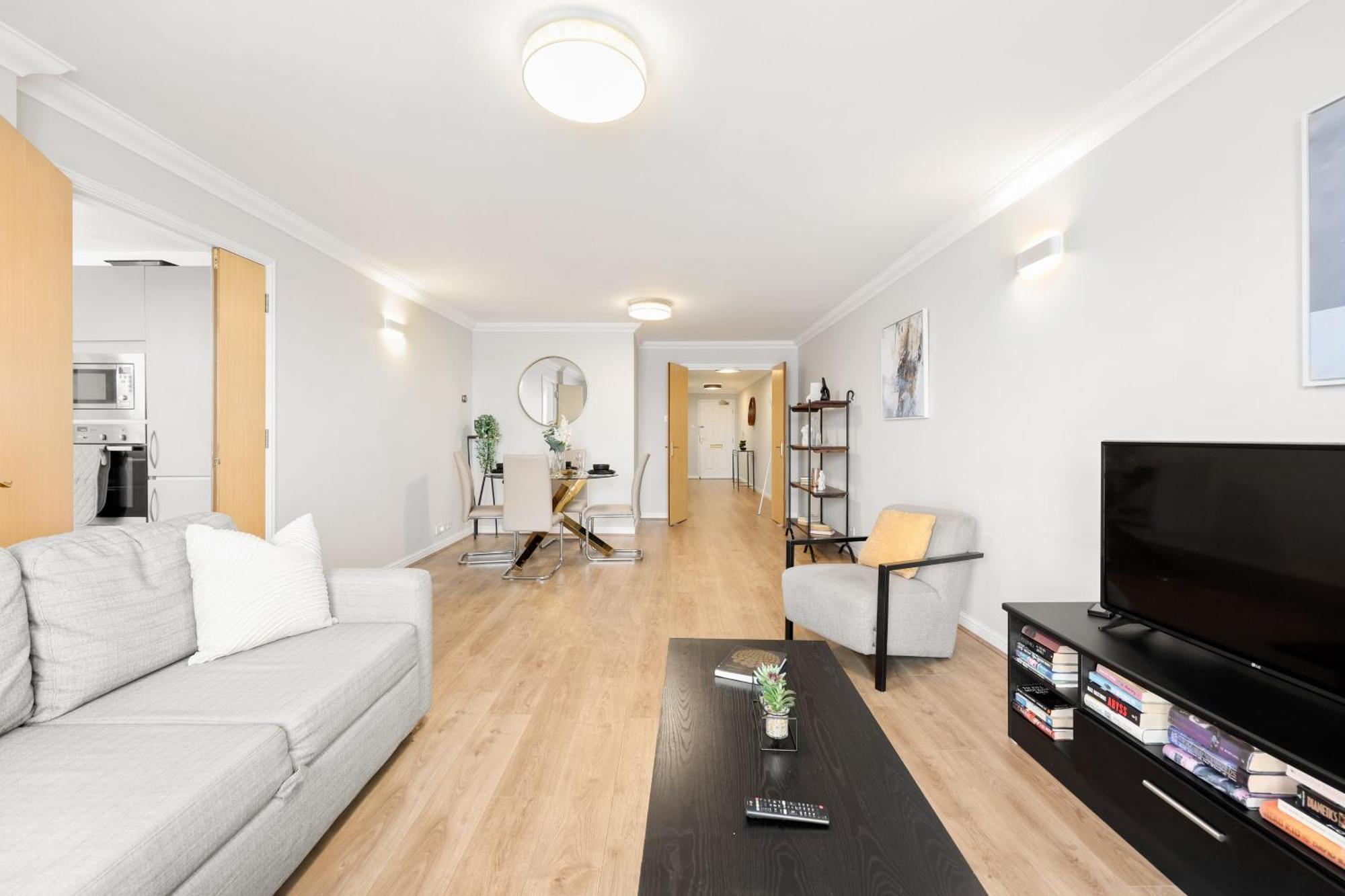 2 Bedroom Short Term & Flexible Renting Canary Wharf With Free Parking And Free Wifi Londen