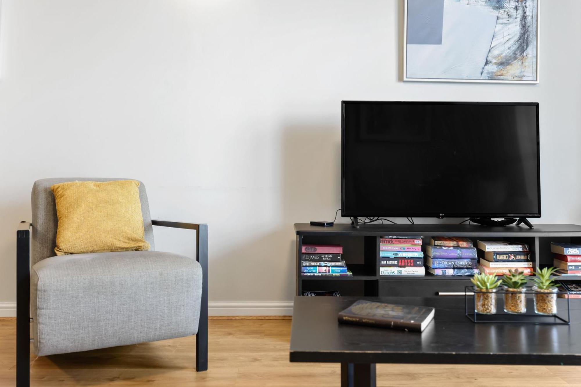 2 Bedroom Short Term & Flexible Renting Canary Wharf With Free Parking And Free Wifi * Londen